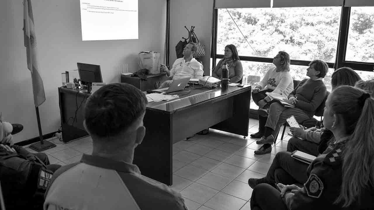 Articulan instancias de formación para abordar crisis de salud mental